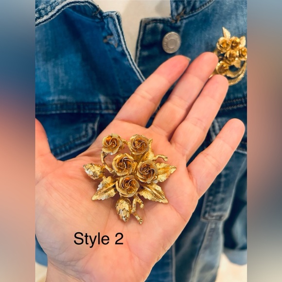 Large Floral Vintage Brooch - Picture 6 of 7